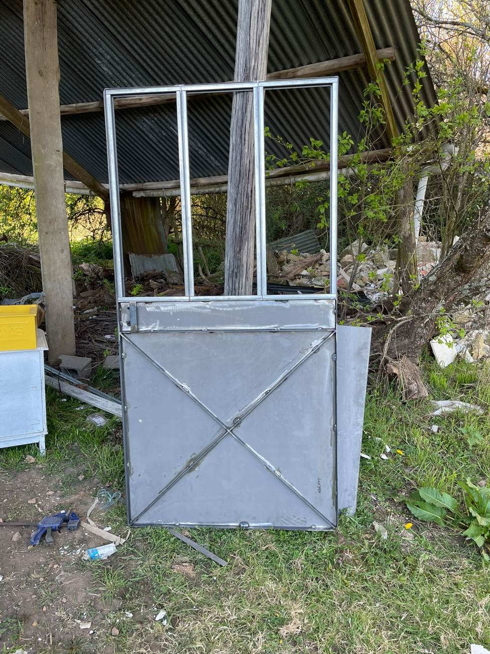 Fabrication : cadre en acier de la nouvelle porte